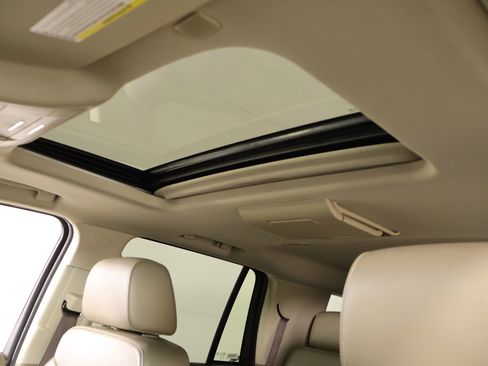 Used 2018 Chevrolet Tahoe LT image 19