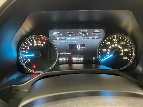Used 2015 Ford F150 Lariat w/ Equipment Group 502A Luxury AWD/4WD image 29