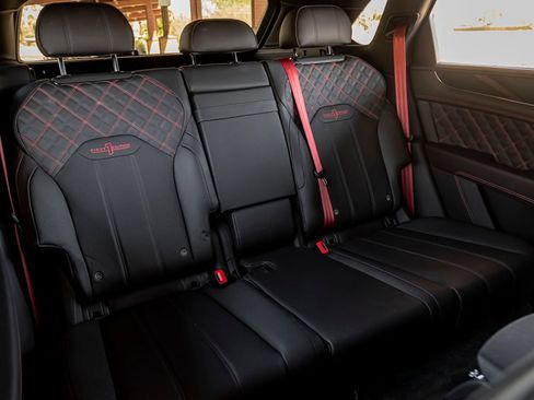 Certified 2022 Bentley Bentayga AWD/4WD image 31