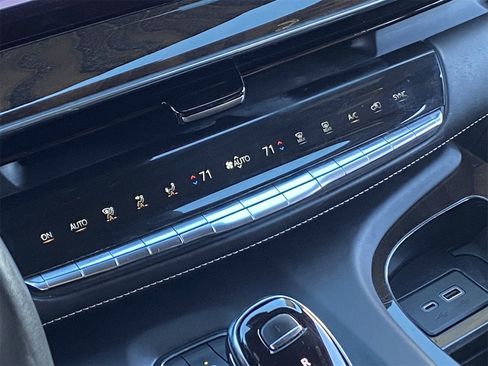 Used 2023 Cadillac Escalade Sport Platinum image 30