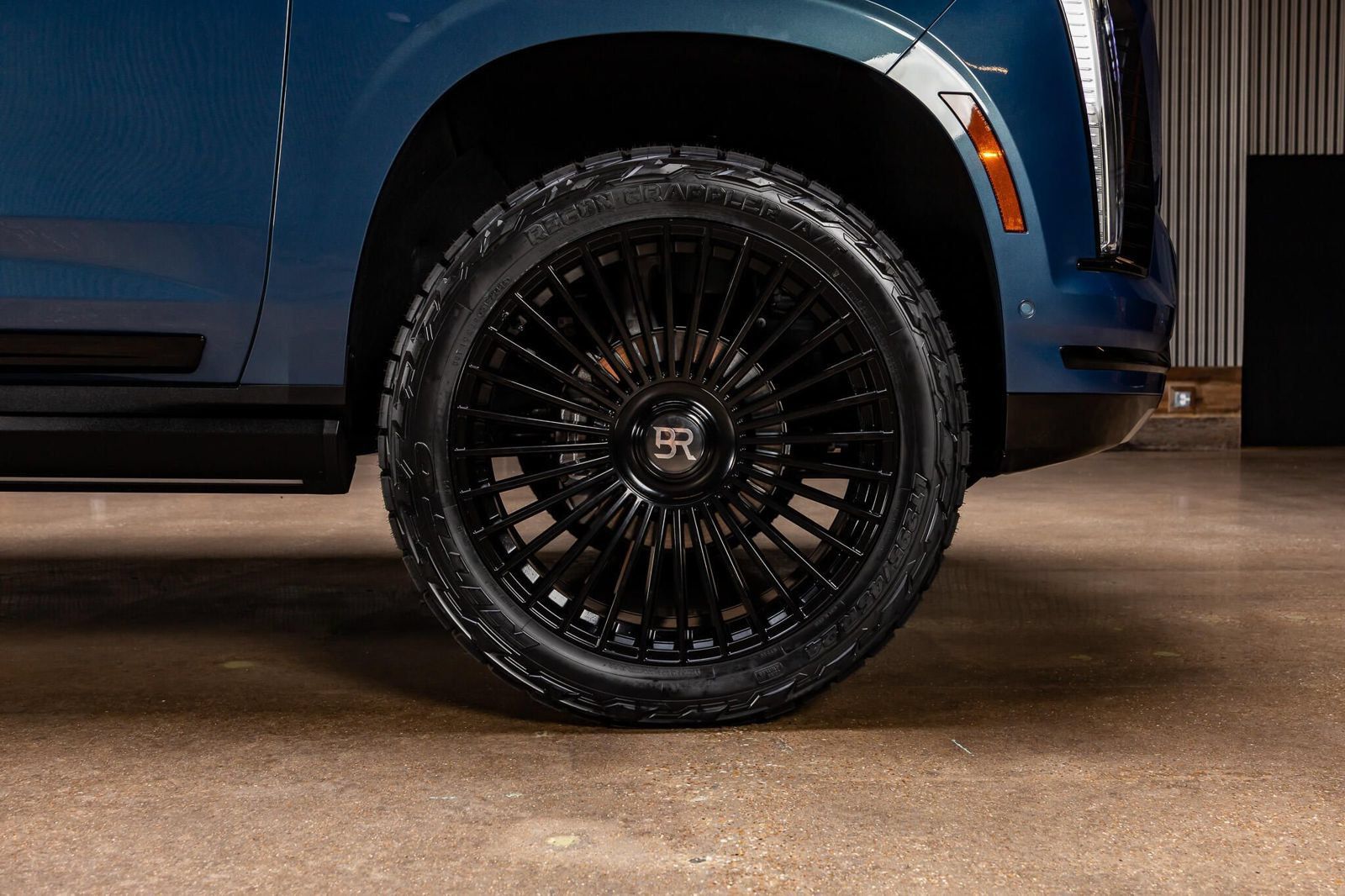 Used 2025 Cadillac Escalade Sport Platinum AWD/4WD image 12