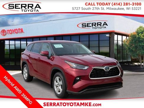 Used 2023 Toyota Highlander LE AWD/4WD image 1