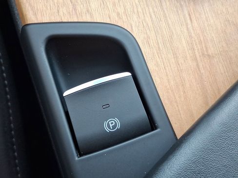 Used 2017 Alfa Romeo Giulia Ti w/ TI Lusso Light Wood Package image 26