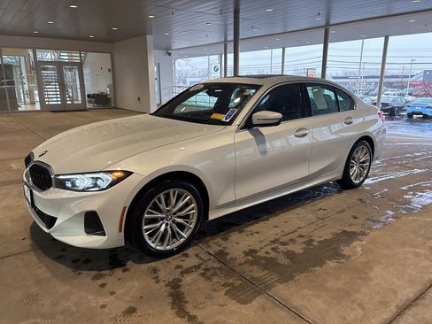 Used 2024 BMW 330i xDrive Sedan w/ Premium Package image 7