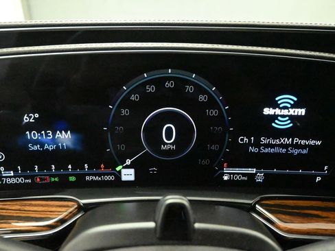 Used 2022 Cadillac Escalade ESV Premium Luxury image 16