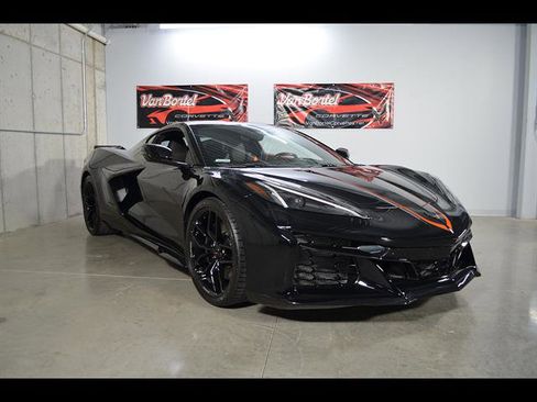 Used 2026 Chevrolet Corvette Z06 w/ Stealth Interior Trim Package RWD image 3