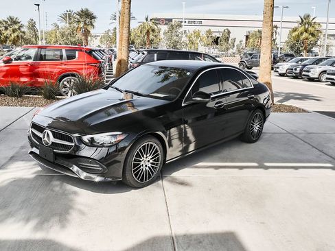 Used 2025 Mercedes-Benz C 300 4MATIC Sedan image 4