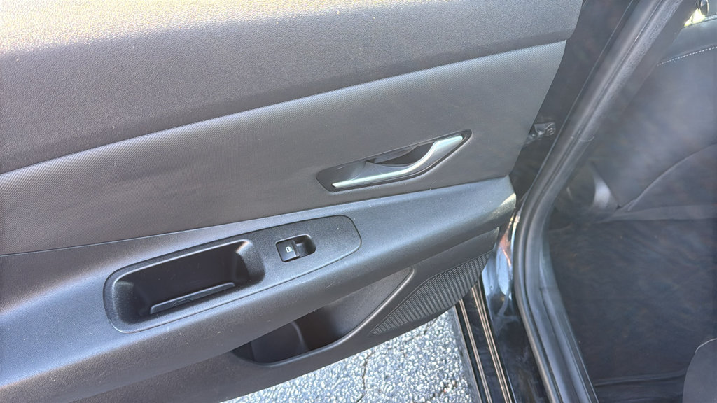 Used 2021 Hyundai Elantra Limited w/ Cargo Package FWD image 28