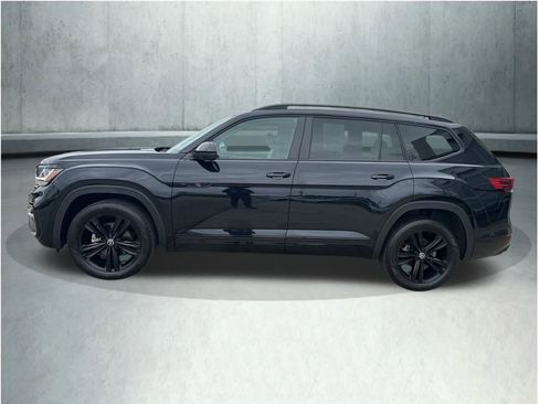 Used 2023 Volkswagen Atlas SEL R-Line AWD/4WD image 2