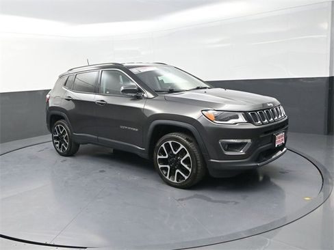 Used 2018 Jeep Compass Limited w/ Safety & Security Group image 9