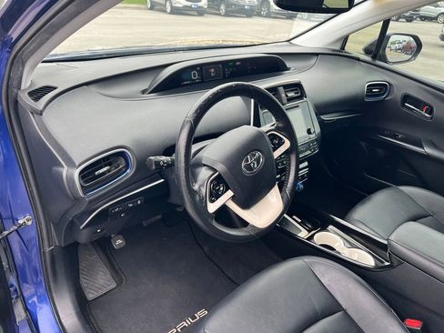 Used 2016 Toyota Prius Four Touring w/ Premium Convenience Package FWD image 15