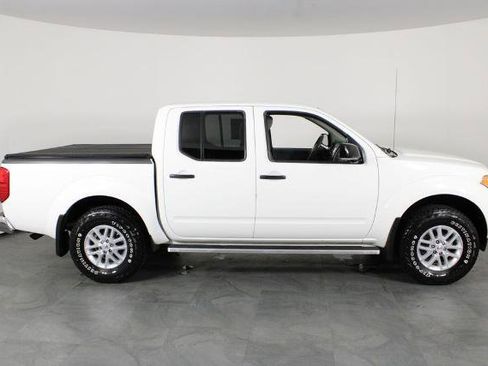 Certified 2019 Nissan Frontier SV image 12