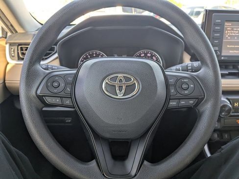 Used 2022 Toyota RAV4 XLE image 25