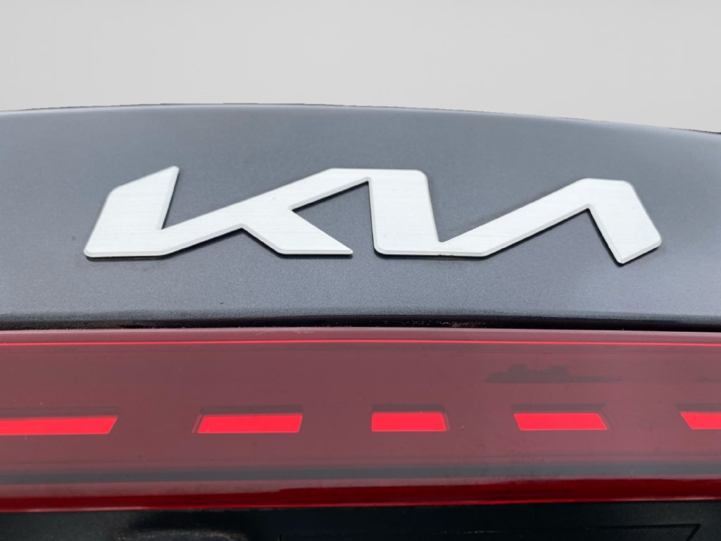 Certified 2024 Kia Forte LXS FWD image 18
