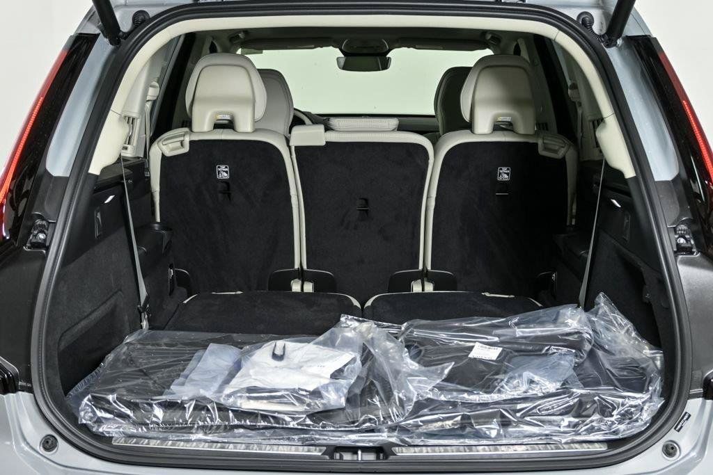 Used 2026 Volvo XC90 B6 Ultra w/ Protection Package AWD/4WD image 34