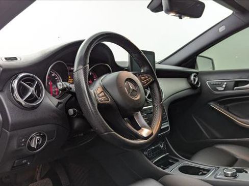 Used 2018 Mercedes-Benz GLA 250 4MATIC image 23