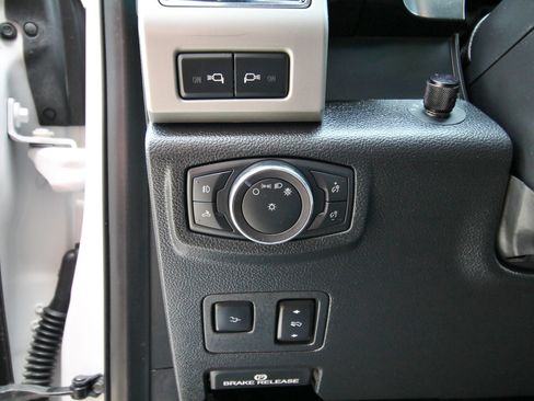 Used 2019 Ford F350 Lariat w/ Lariat Ultimate Package AWD/4WD image 25