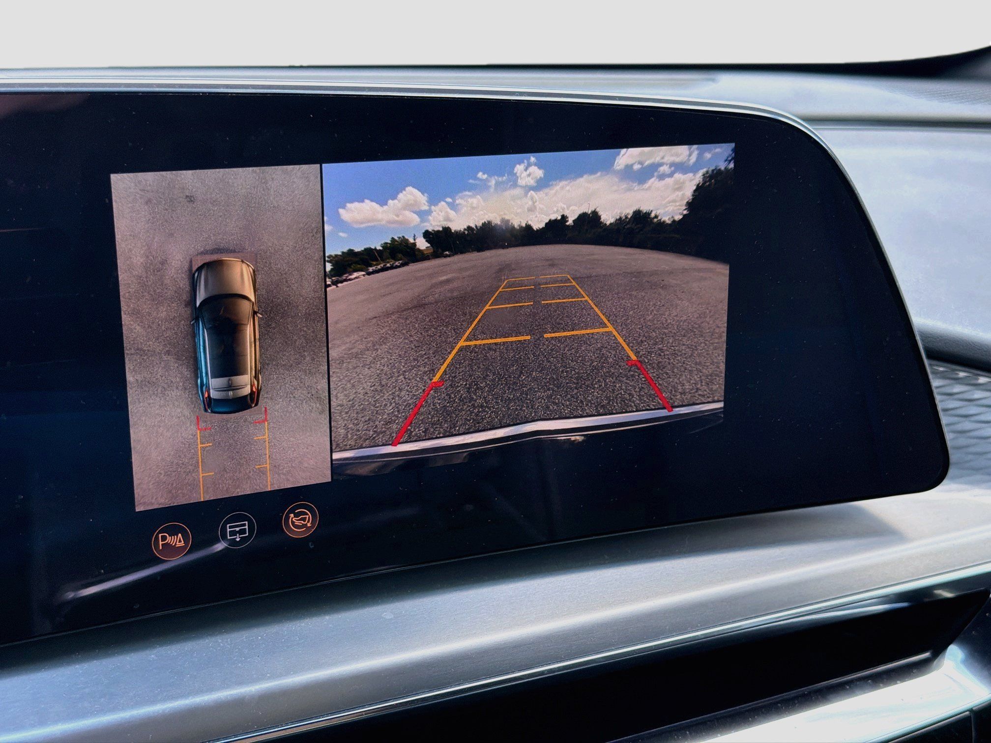 Used 2025 Cadillac Lyriq Luxury RWD image 32