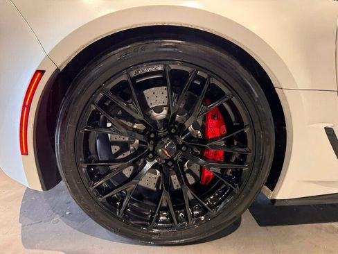 Used 2017 Chevrolet Corvette Z06 w/ Z07 Performance Package image 21