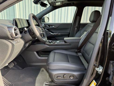 New 2026 Chevrolet Equinox LT w/ Convenience Package II FWD image 6