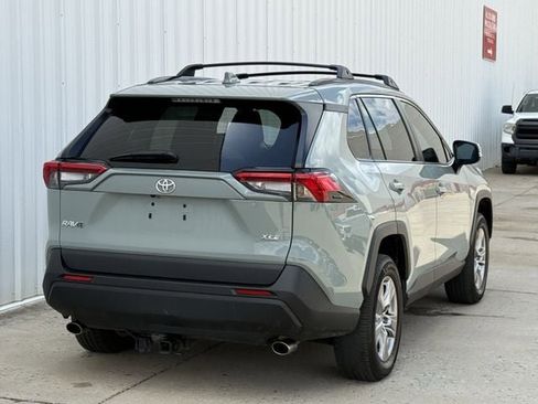 Used 2022 Toyota RAV4 XLE w/ Convenience Package image 4