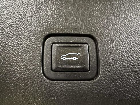 Used 2020 Chevrolet Traverse LT AWD/4WD image 13