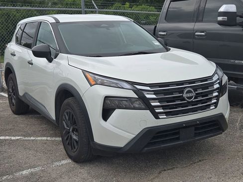 Used 2024 Nissan Rogue S FWD image 1