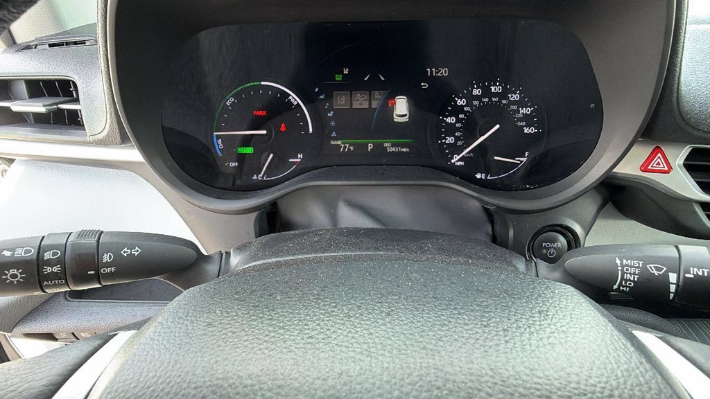 Certified 2025 Toyota Sienna XLE FWD image 21