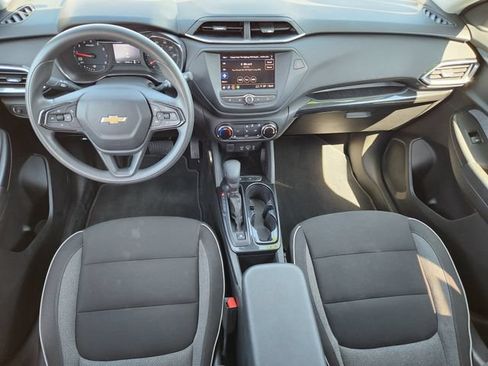 Used 2023 Chevrolet TrailBlazer LT FWD image 11