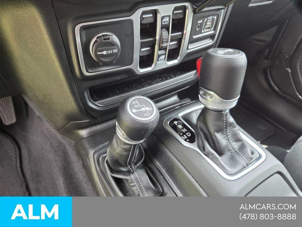 Used 2025 Jeep Wrangler Unlimited Sport AWD/4WD image 25