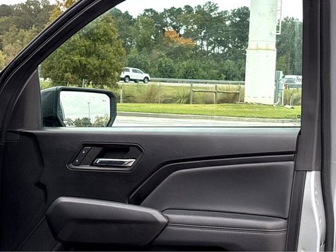 Used 2023 Chevrolet Colorado LT w/ LT Convenience Package II image 16