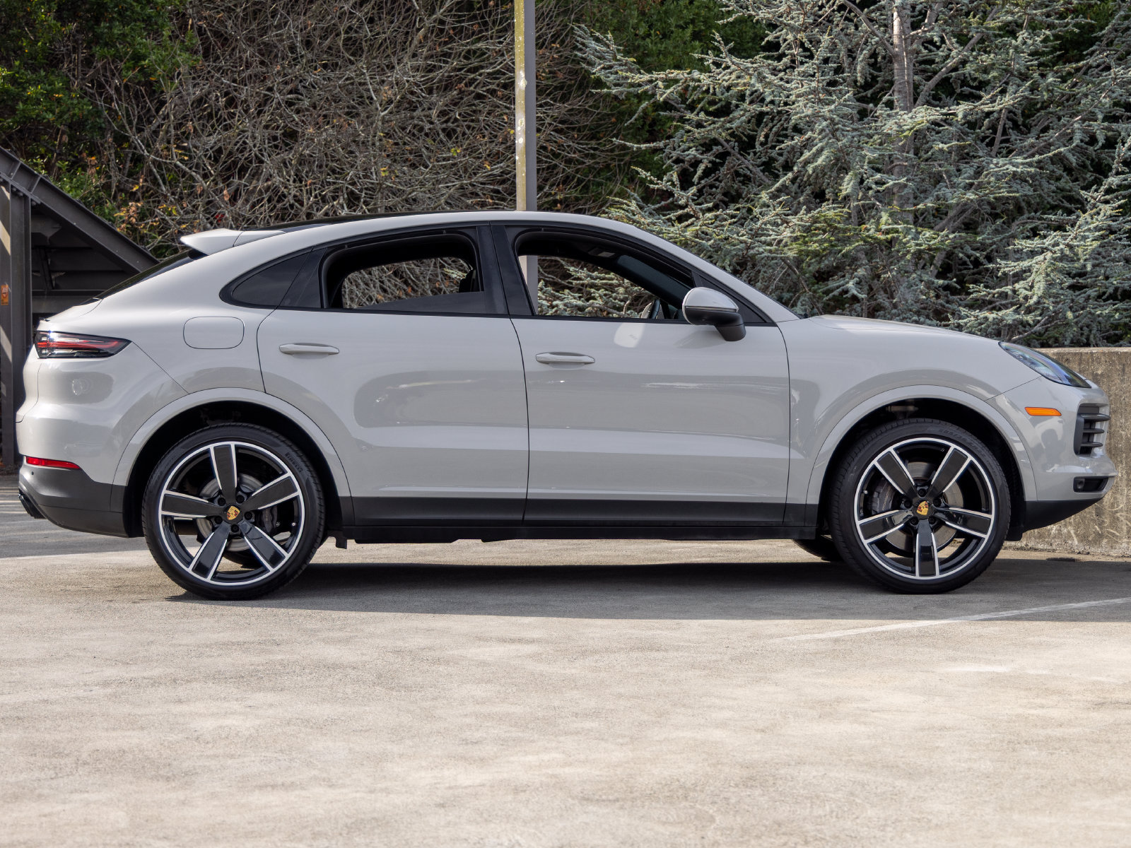 Certified 2022 Porsche Cayenne Platinum Edition AWD/4WD image 12
