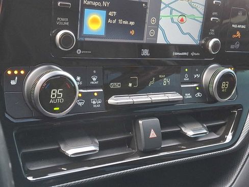 Used 2021 Toyota Highlander XSE image 14