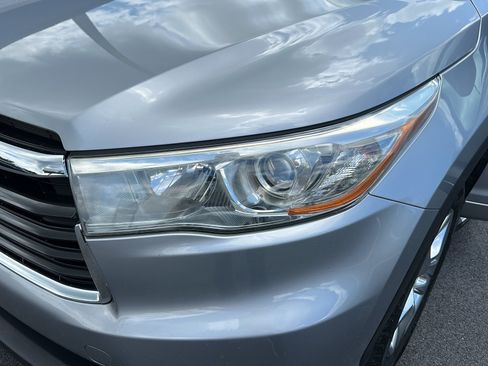 Used 2016 Toyota Highlander Limited w/ Driver Technology Package FWD image 12