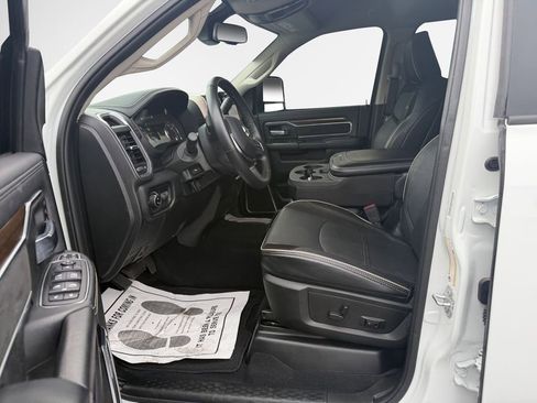 Used 2024 RAM 2500 Laramie image 12