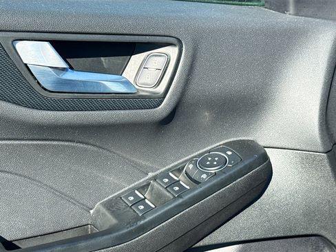 Certified 2025 Ford Escape ST-Line AWD/4WD image 8