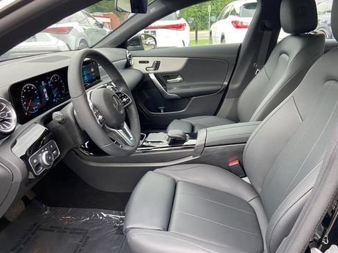 Used 2023 Mercedes-Benz CLA 250 4MATIC image 23
