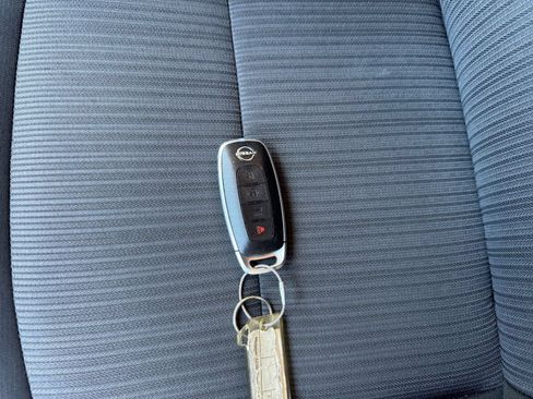 Used 2025 Nissan Sentra SV FWD image 17