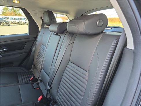 Used 2023 Land Rover Discovery Sport S image 17