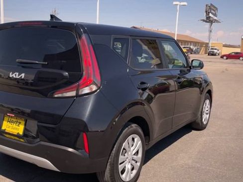 Used 2025 Kia Soul LX FWD image 9