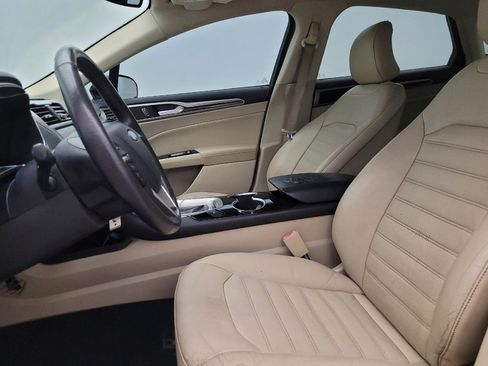 Used 2016 Ford Fusion SE w/ Equipment Group 202A FWD image 17