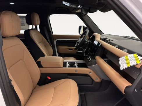 New 2026 Land Rover Defender 110 V8 AWD/4WD image 15
