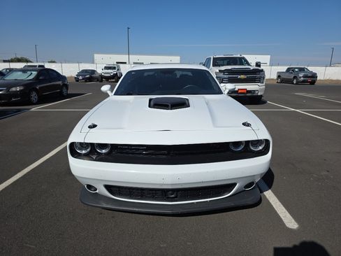 Used 2016 Dodge Challenger R/T Scat Pack w/ Leather Interior Group RWD image 2