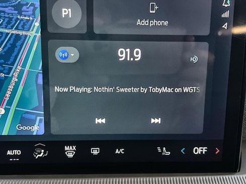 Used 2025 Ford Explorer Active w/ Active Comfort Package image 18