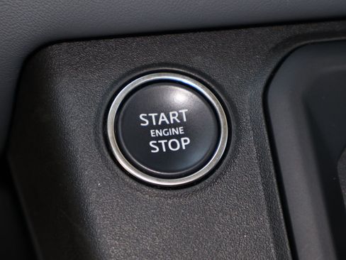 Used 2025 Land Rover Defender 130 X-Dynamic SE AWD/4WD image 25