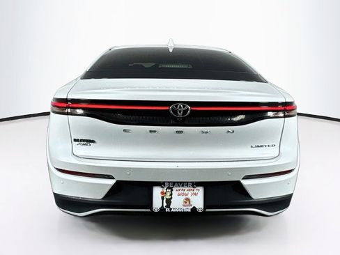 Used 2023 Toyota Crown AWD/4WD image 8