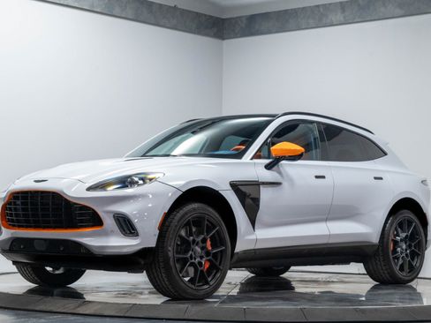 Used 2021 Aston Martin DBX AWD/4WD image 2