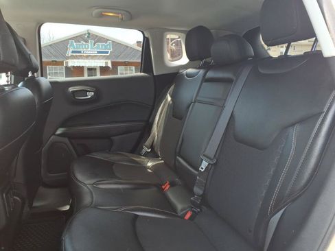 Used 2020 Jeep Compass Latitude w/ Cold Weather Group AWD/4WD image 9