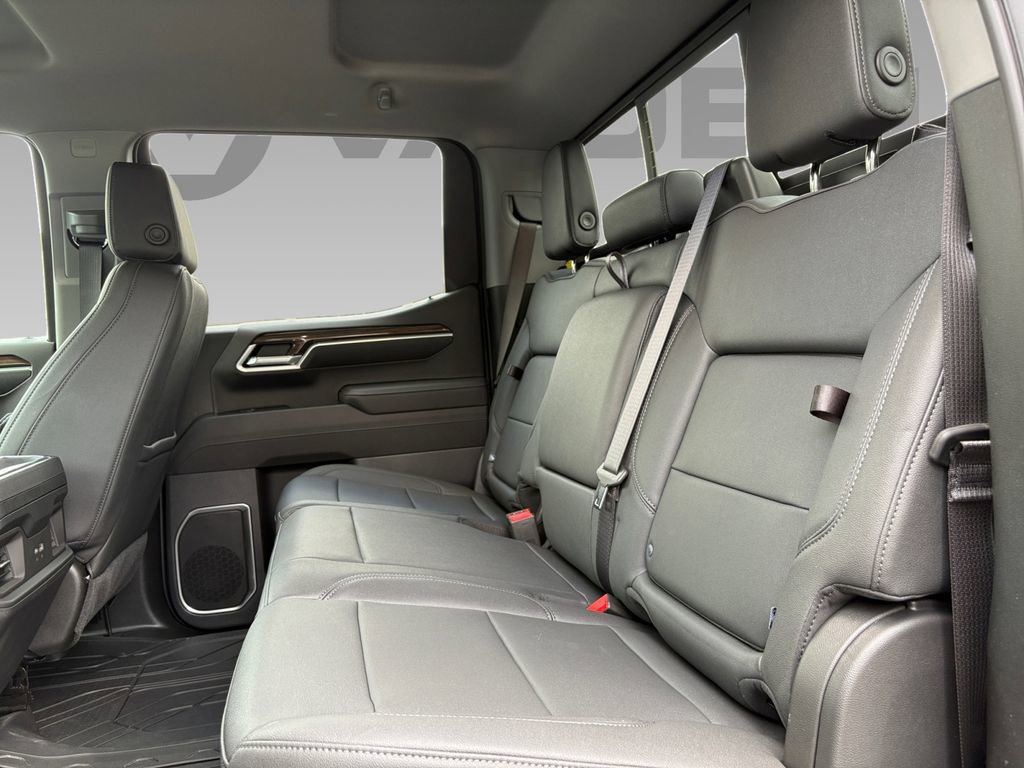 New 2026 Chevrolet Silverado 1500 RST w/ Redline Edition AWD/4WD image 4