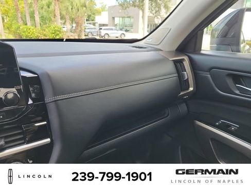 Used 2024 Nissan Pathfinder Platinum AWD/4WD image 36